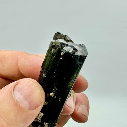 Turmalina verde con mica Munay Minerales Mallorca