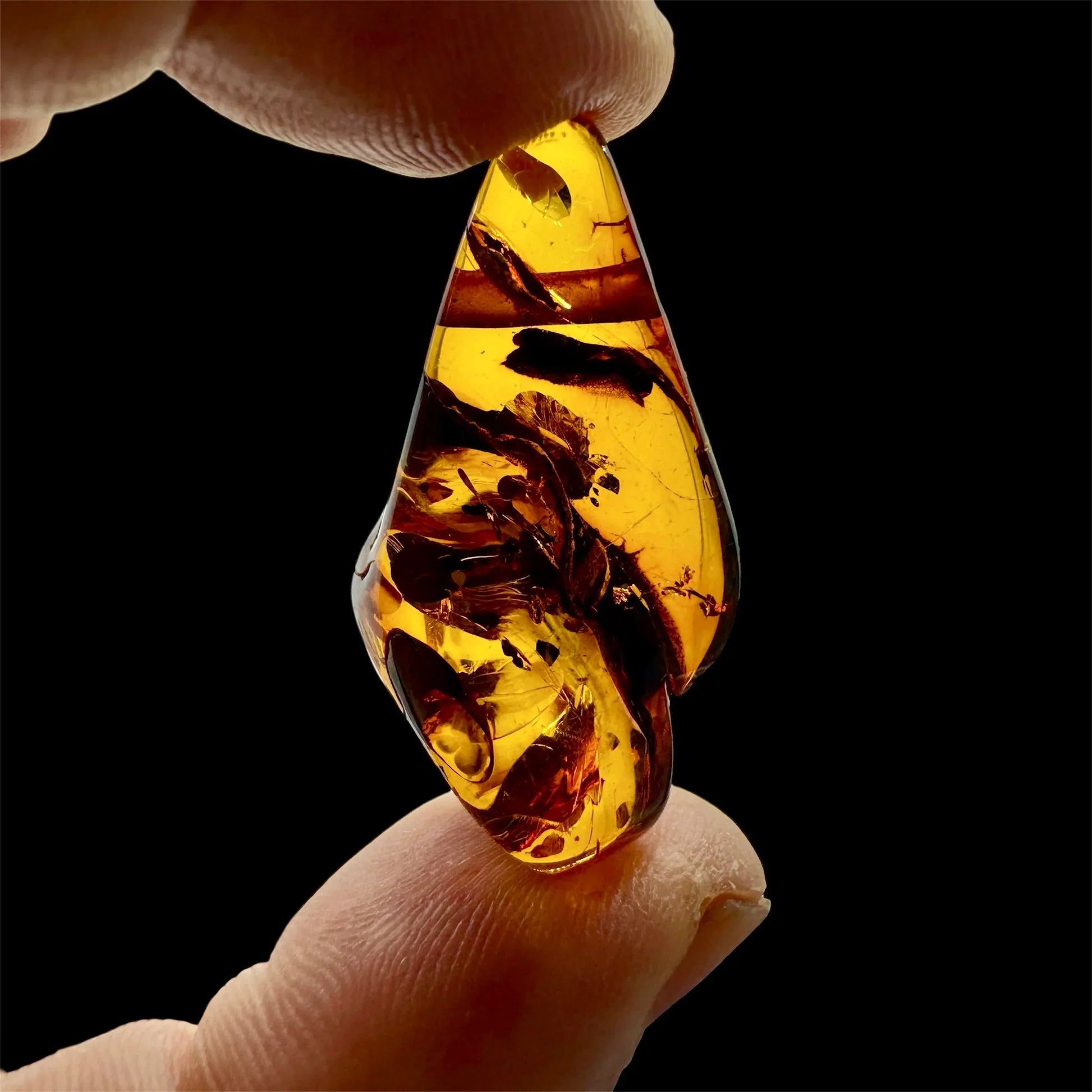 Colgantes de ambar báltico en cordón de piel - MUNAY MINERALES MALLORCA