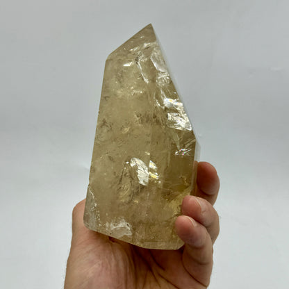 Citrino natural pulido 1,6 kg.