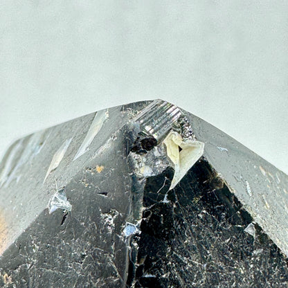 Turmalina negra punta - Munay Minerales Palma de Mallorca Spain 