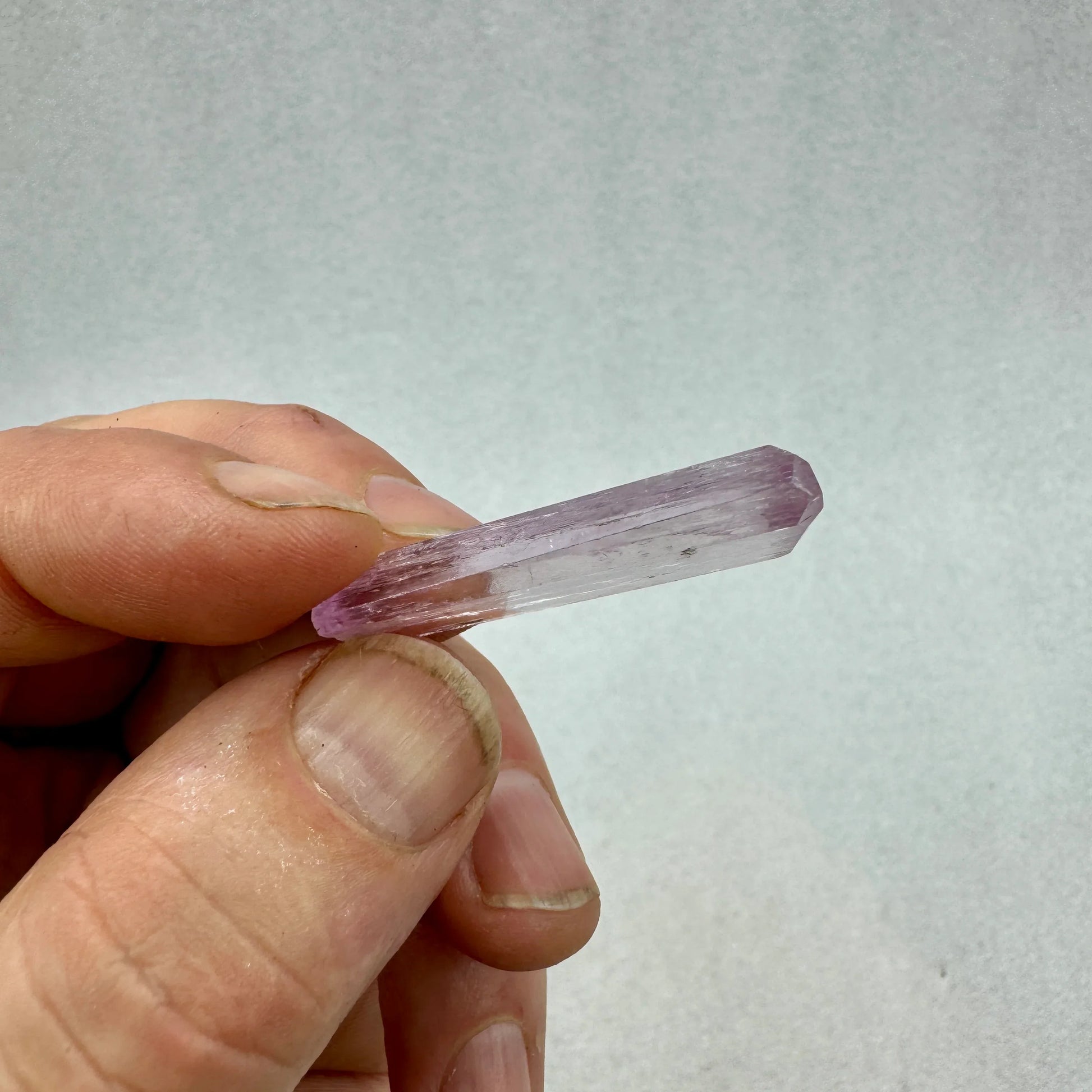 Kunzita pulida espodumena de Afganistán - MUNAY MINERALES MALLORCA