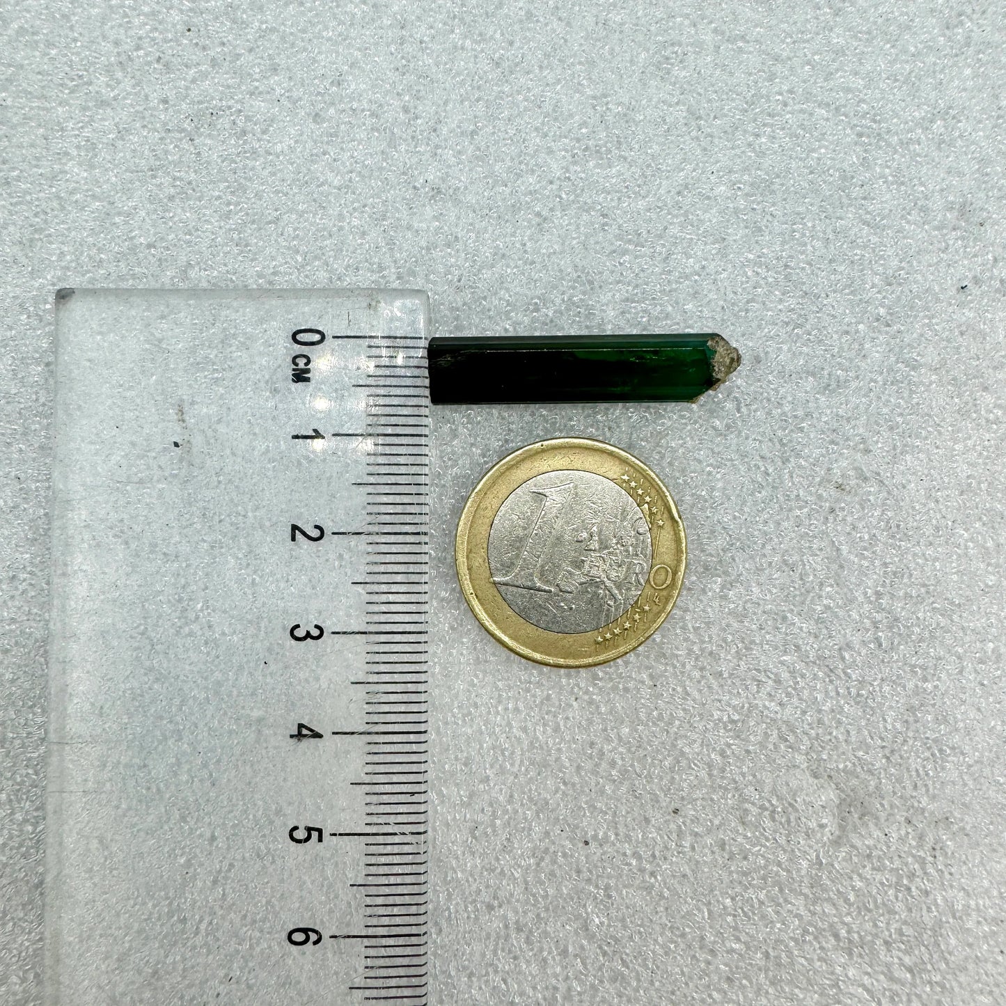 Turmalina verde calidad extra - MUNAY MINERALES MALLORCA