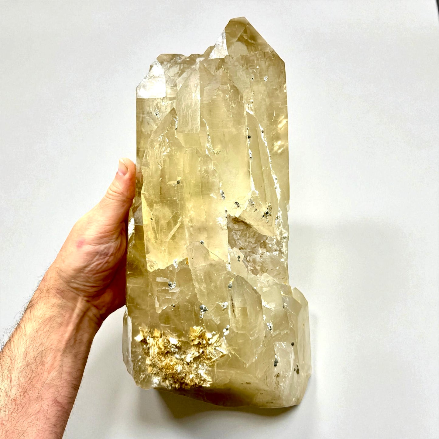 Citrino catedral natural Record keeper con hematitas y mica 13,1 kg.