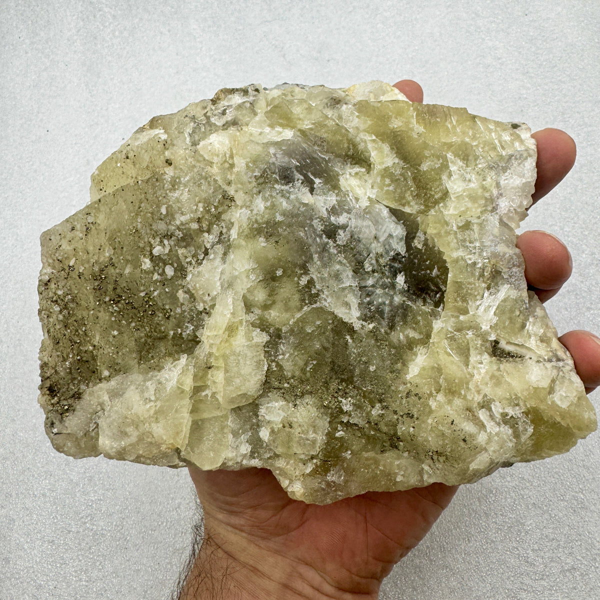 Fluorita cúbica grupo con pirita y galena Munay Minerales Mallorca