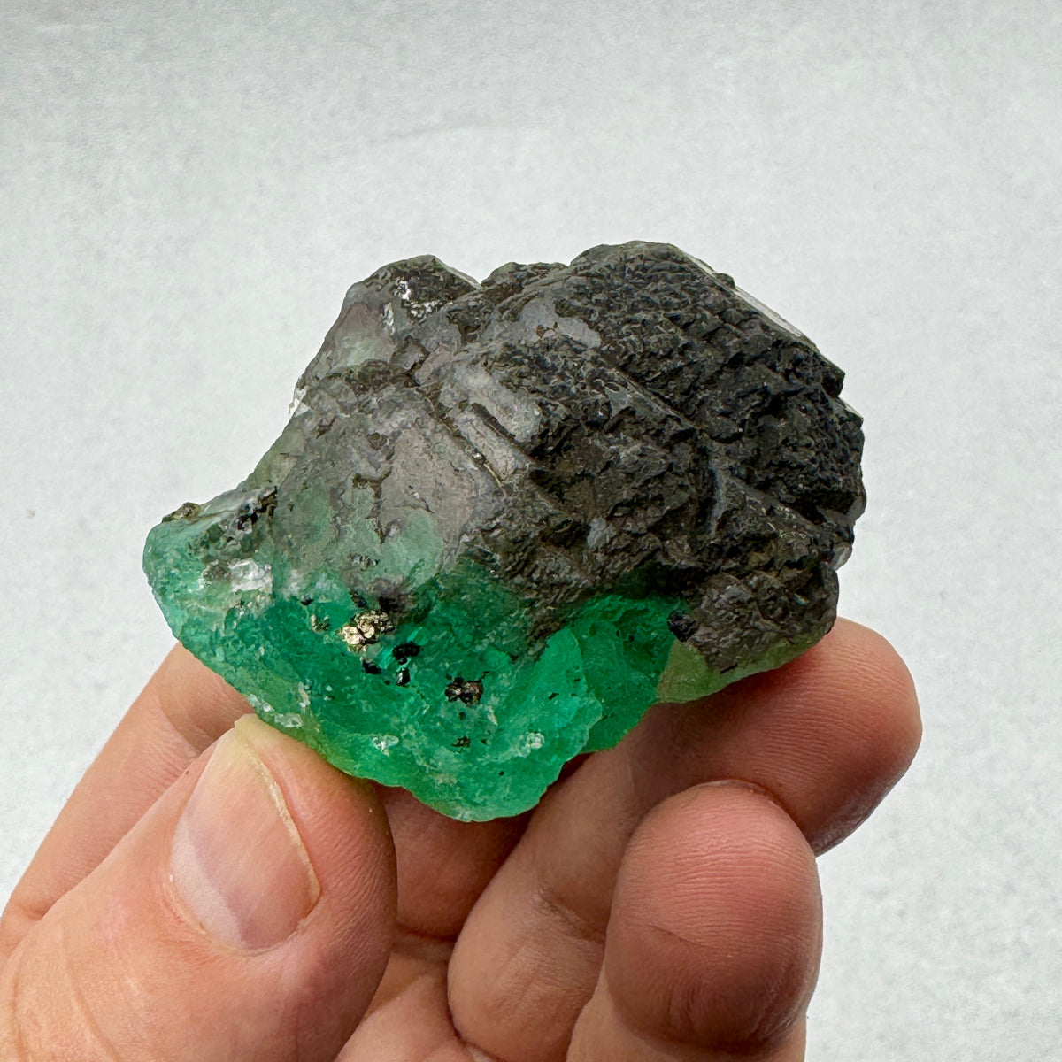 Fluorita del Perú con geocronita y pirita Munay Minerales Mallorca
