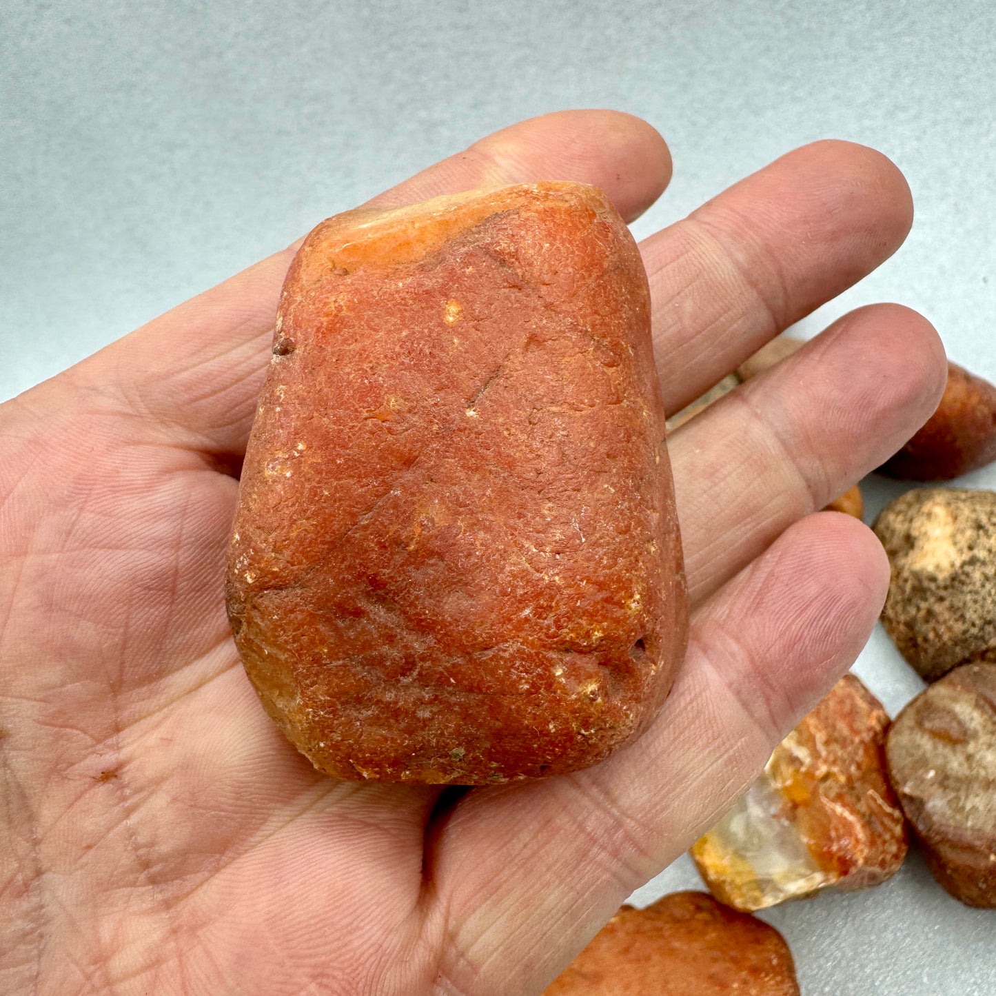 Ágata cornalina en bruto