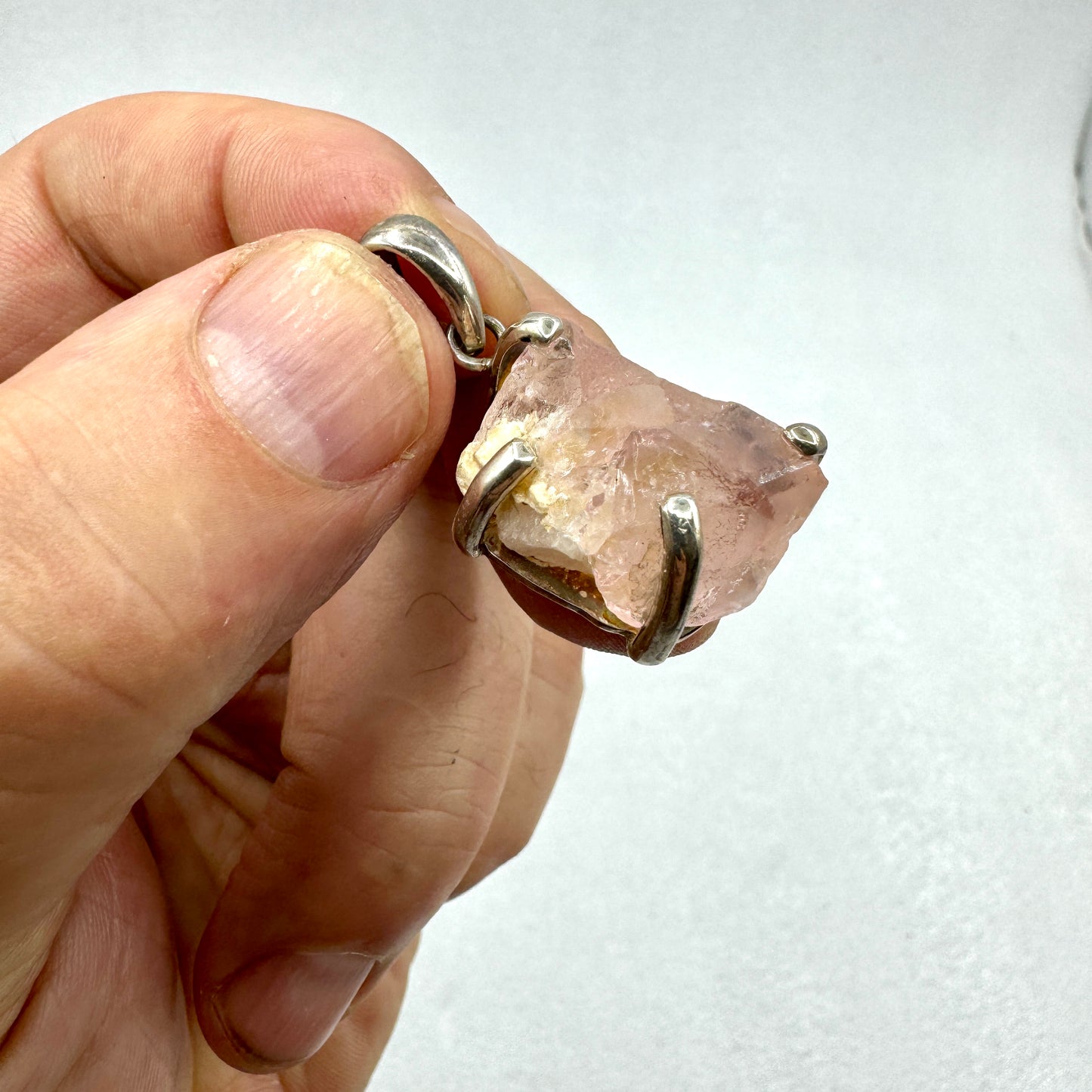 Fluorita rosa colgante en plata de ley