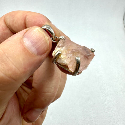 Fluorita rosa colgante en plata de ley