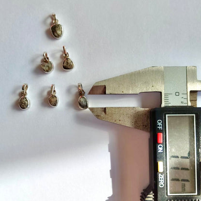 Diamante en bruto colgante plata de ley