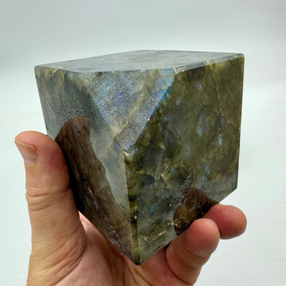 Labradorita cubo 1,1 kg.