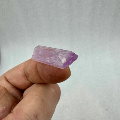 Kunzita pulida espodumena de Afganistán - MUNAY MINERALES MALLORCA