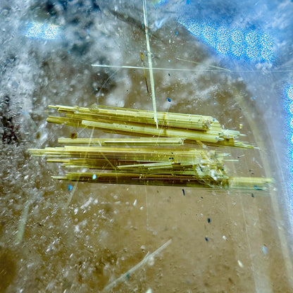 Master manifestation quartz with rutile 6.9 kg.