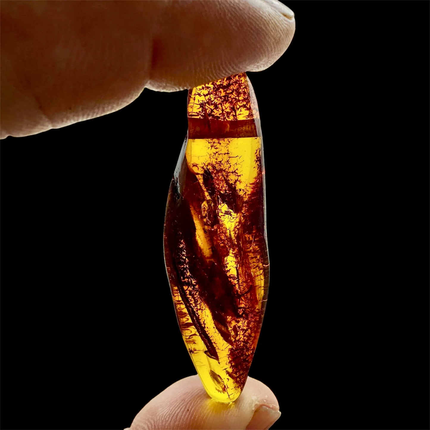 Colgantes de ambar báltico en cordón de piel - MUNAY MINERALES MALLORCA