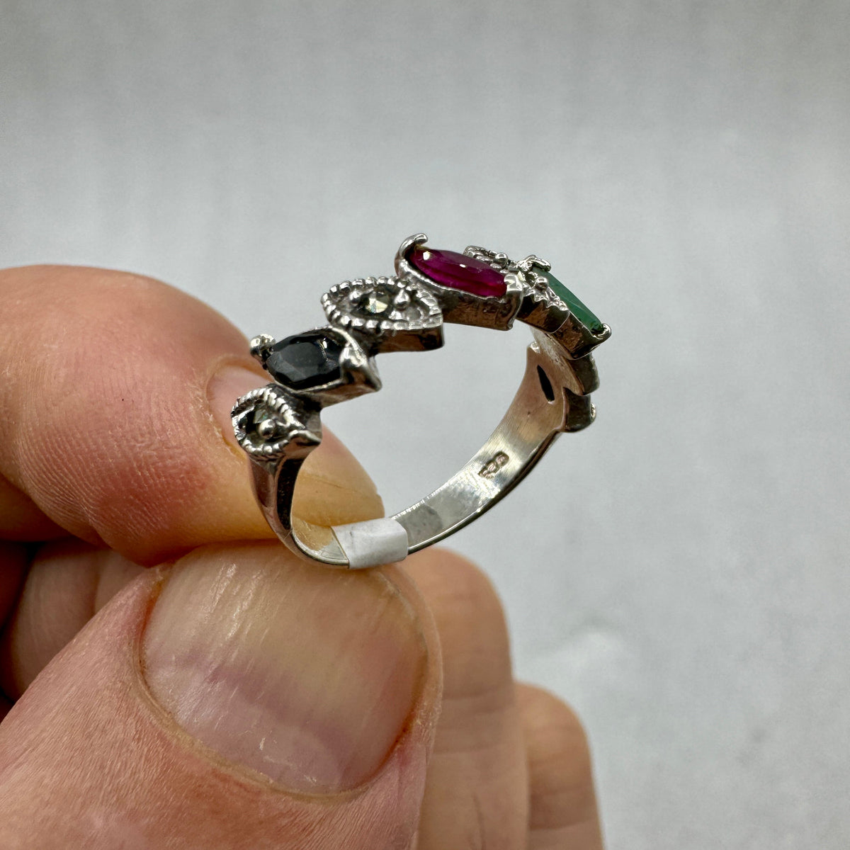 Anillo Esmeralda Rubí Espinela Pirita Plata de ley Munay Minerales Mallorca