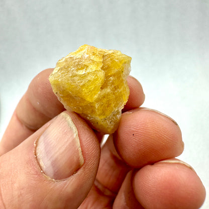 Cancrinita fluorescente de Canadá