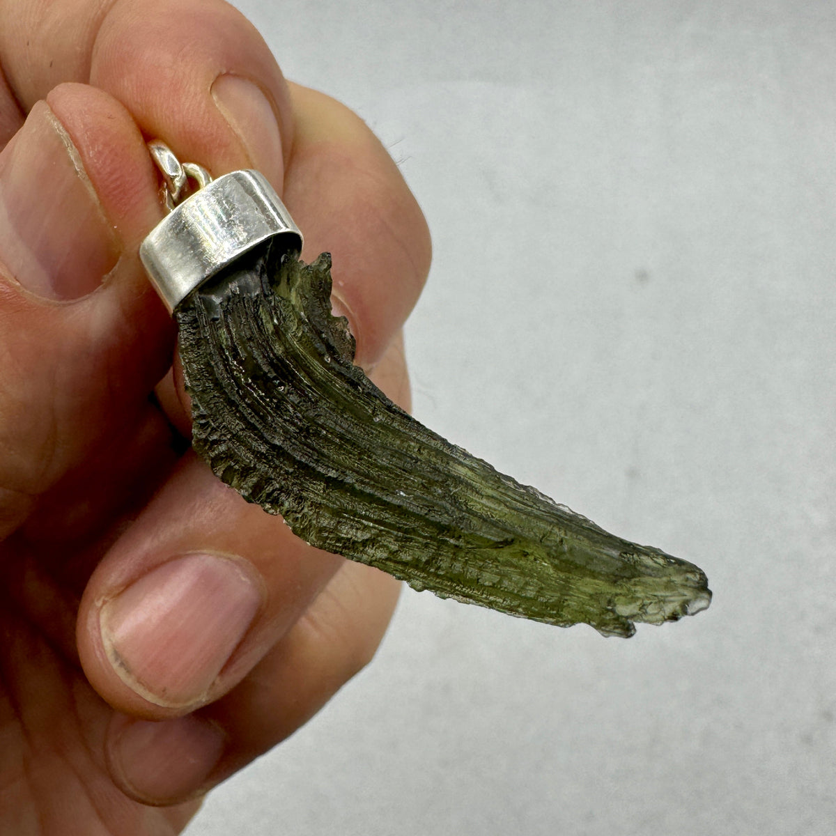 Moldavita tectita impactita colgante plata de ley Munay Minerales Mallorca