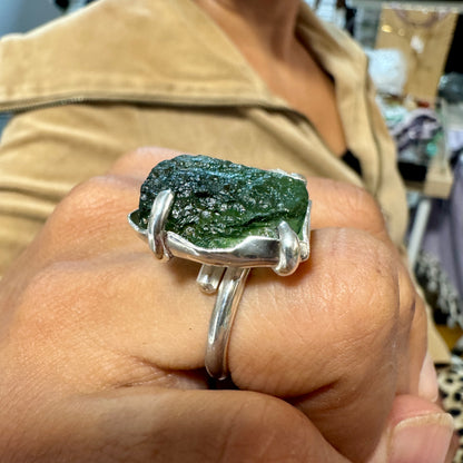 Moldavita tektita anillo plata de ley