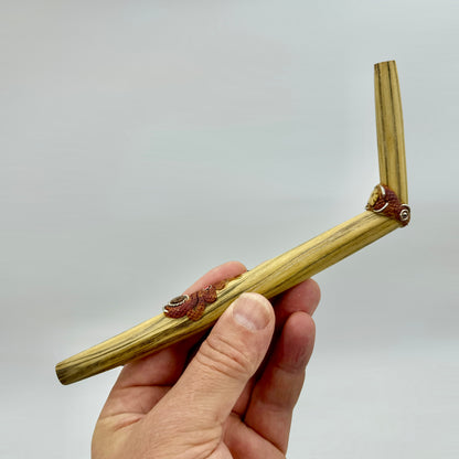Tipi para rapé madera de ayahuasca