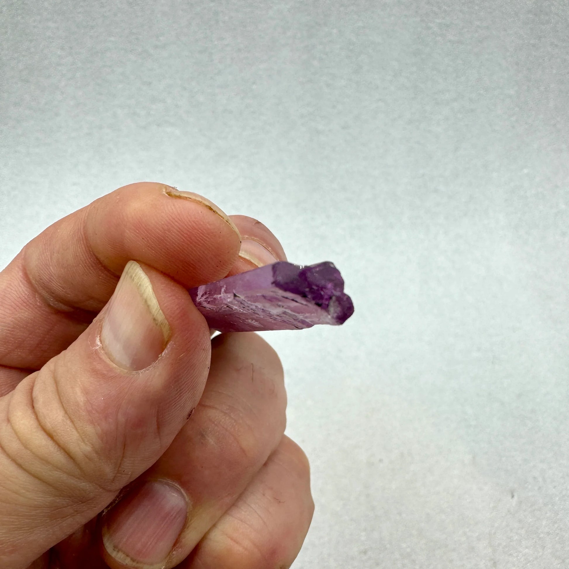 Kunzita semi pulida espodumena de Afganistán - MUNAY MINERALES MALLORCA