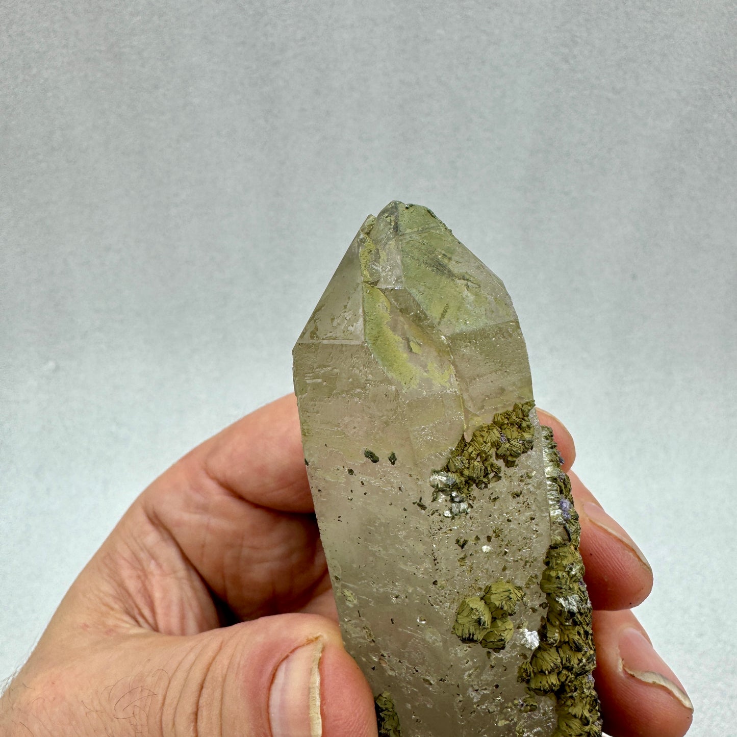 Cuarzo biterminado con siderita y pirita Panasqueira Portugal