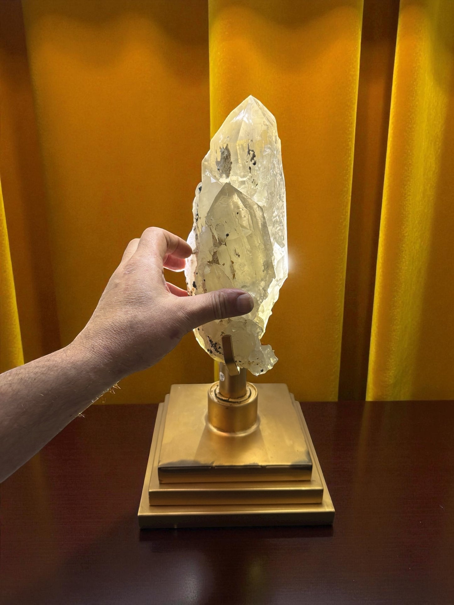 Citrino catedral natural con hematitas y Record Keeper 7,4 kg.