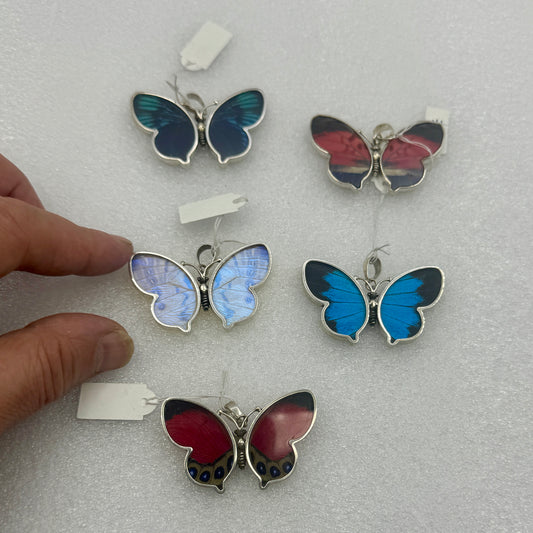 Escamas de mariposa real colgante en plata de ley