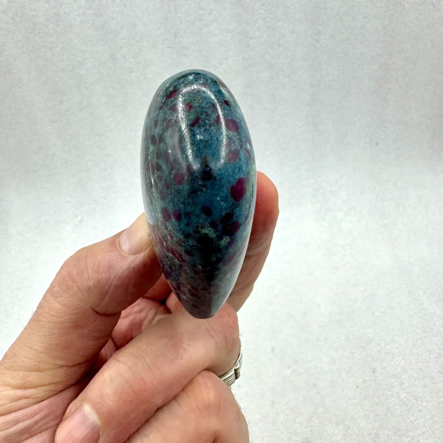Cianita con Rubí corazón - Munay Minerales Palma de Mallorca Spain 