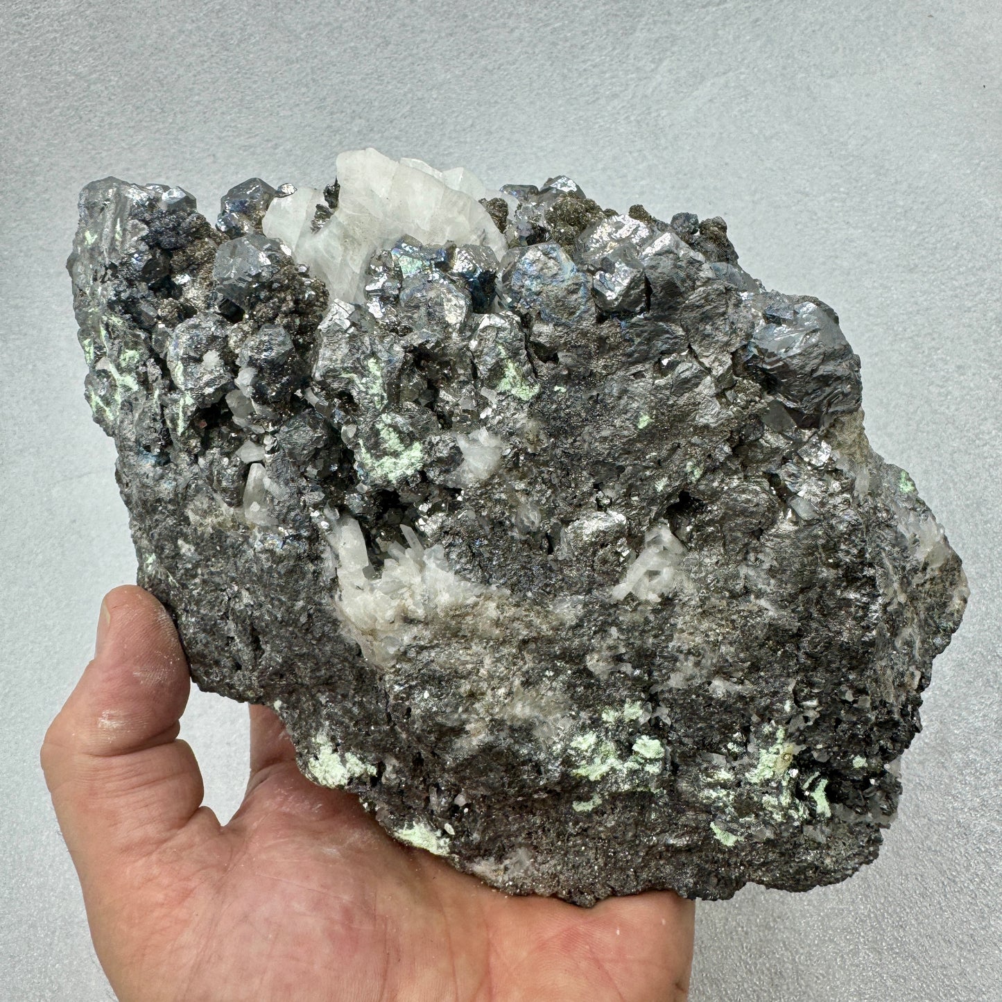 Skutterudita Escuterudita con cuarzo y calcita 4 kg.