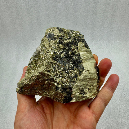 Pirita búho con esfalerita y cuarzo Munay Minerales Mallorca
