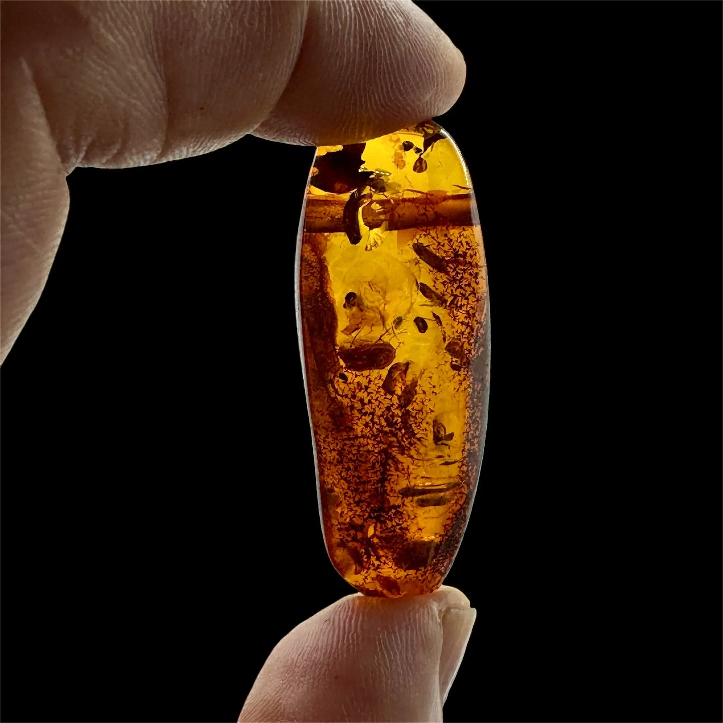 Colgantes de ambar báltico en cordón de piel - MUNAY MINERALES MALLORCA