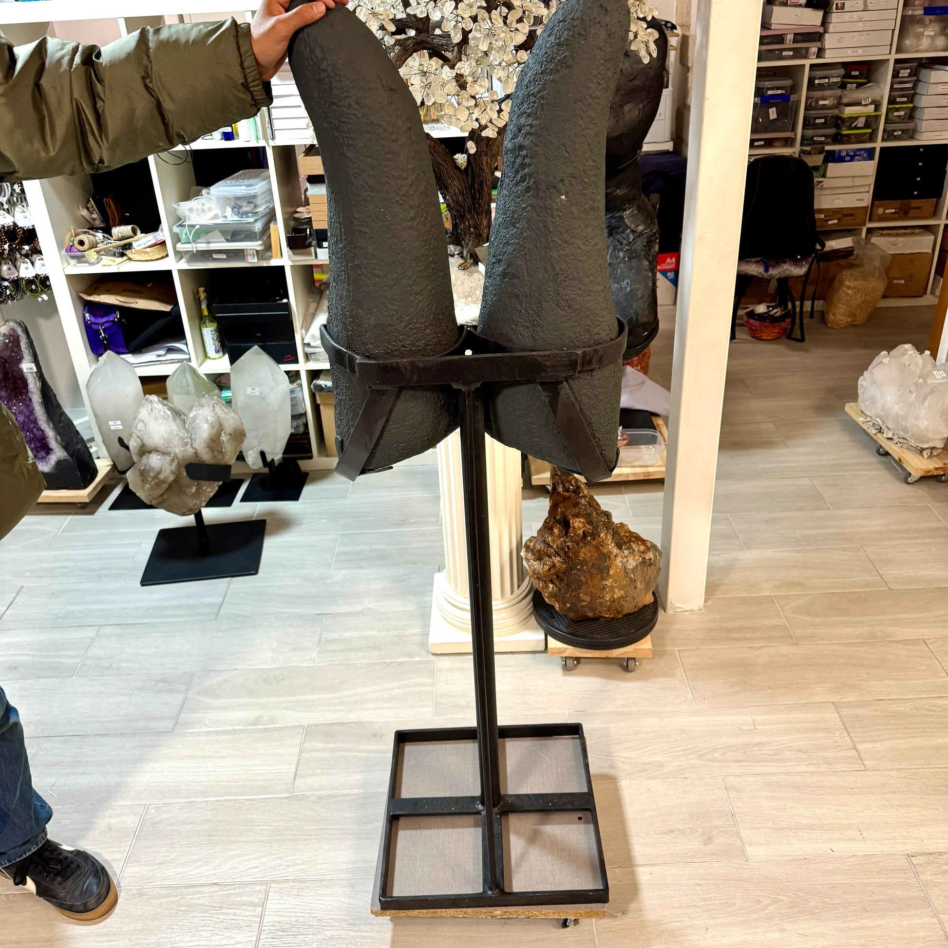 (Consultar precio)Geoda de amatista alas de ángel mariposa 45 kg. - Munay Minerales Palma de Mallorca Spain 