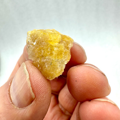 Cancrinita fluorescente de Canadá