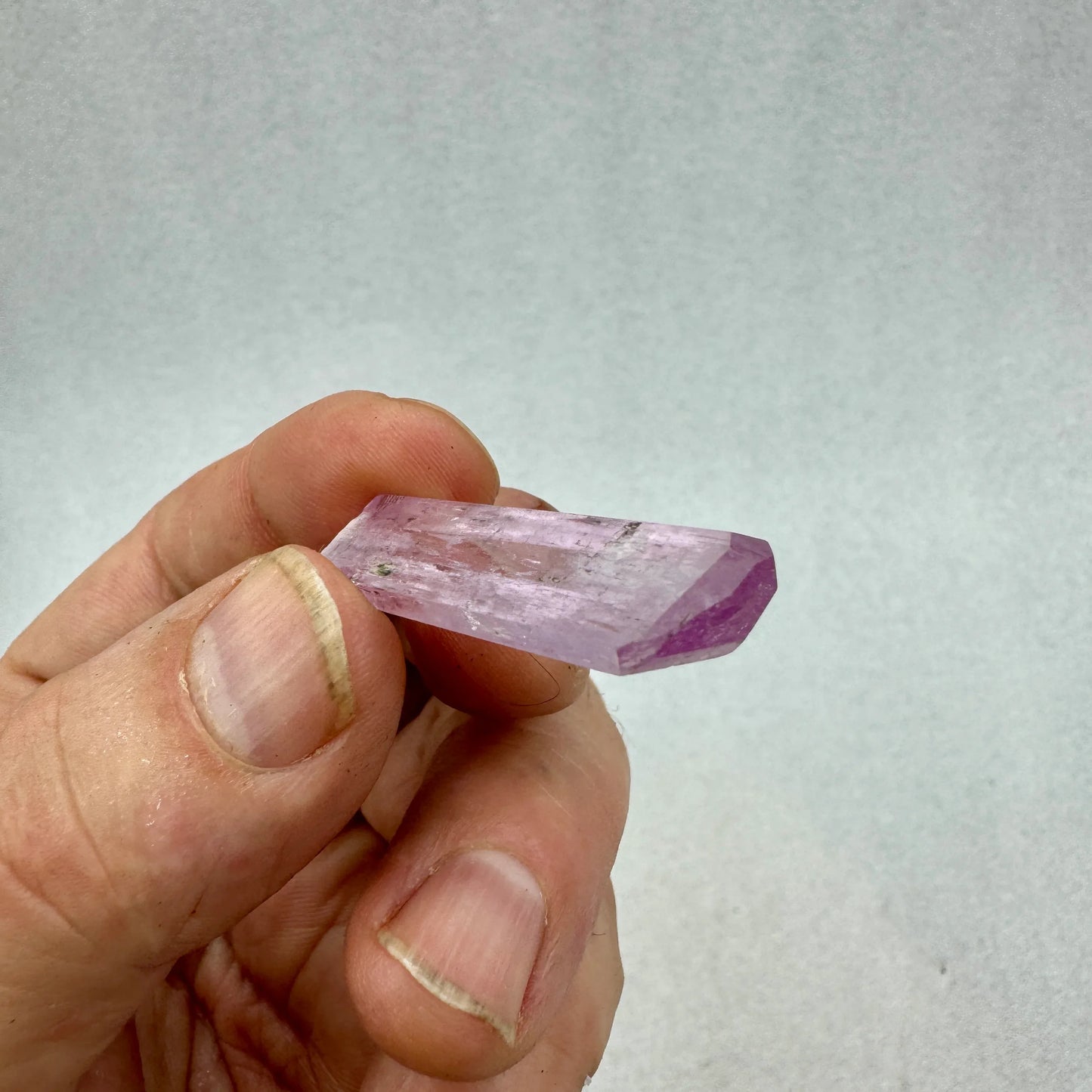 Kunzita pulida espodumena de Afganistán - MUNAY MINERALES MALLORCA