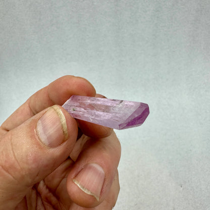 Kunzita pulida espodumena de Afganistán - MUNAY MINERALES MALLORCA