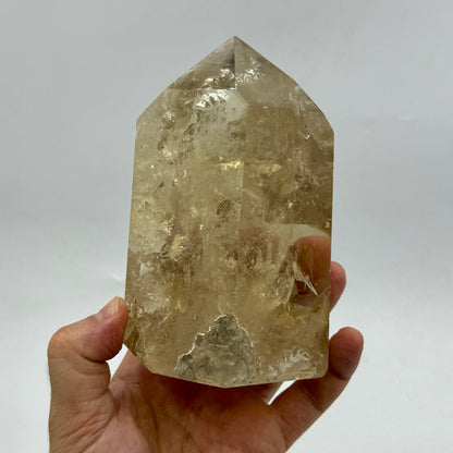 Citrino natural pulido 1,6 kg.