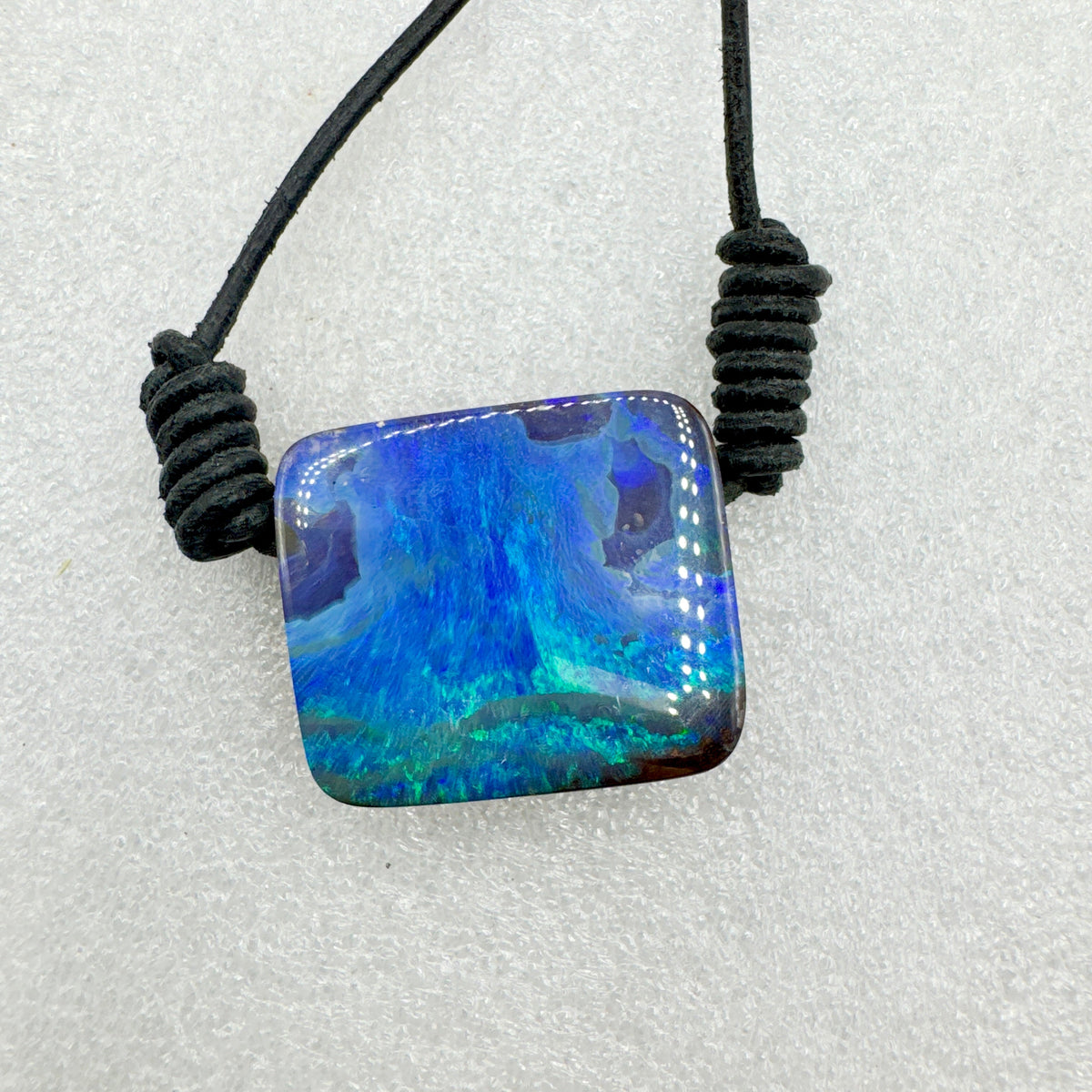 Opalo boulder colgante Munay Minerales Munay Minerales Mallorca