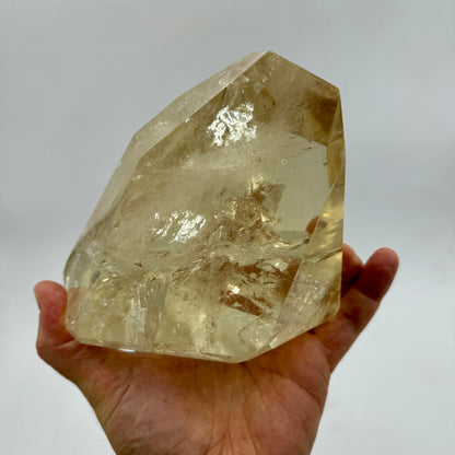 Citrino natural pulido 2,6 kg. Munay Minerales Mallorca