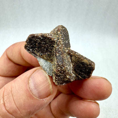 Estaurolita Cruz de Hada - MUNAY MINERALES MALLORCA