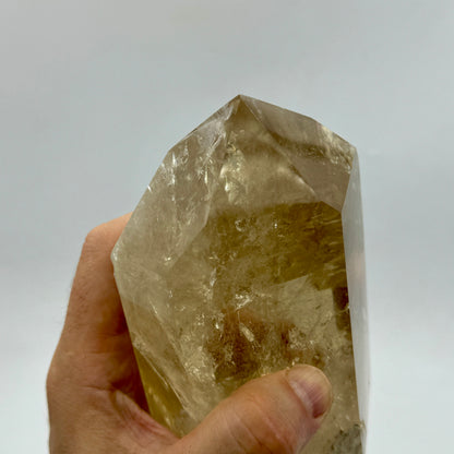 Citrino natural pulido 1,6 kg.
