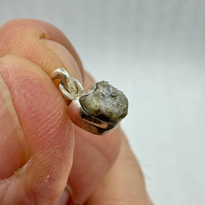 Diamante en bruto colgante plata de ley Munay Minerales Mallorca