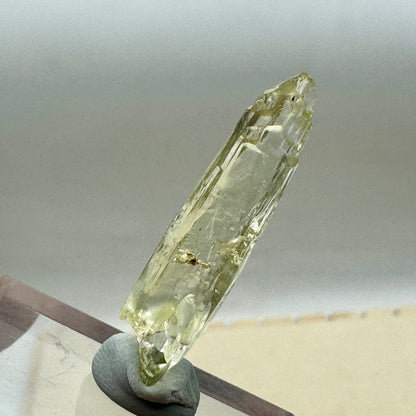 Berilo var. Heliodoro de Ucrania Munay Minerales Mallorca