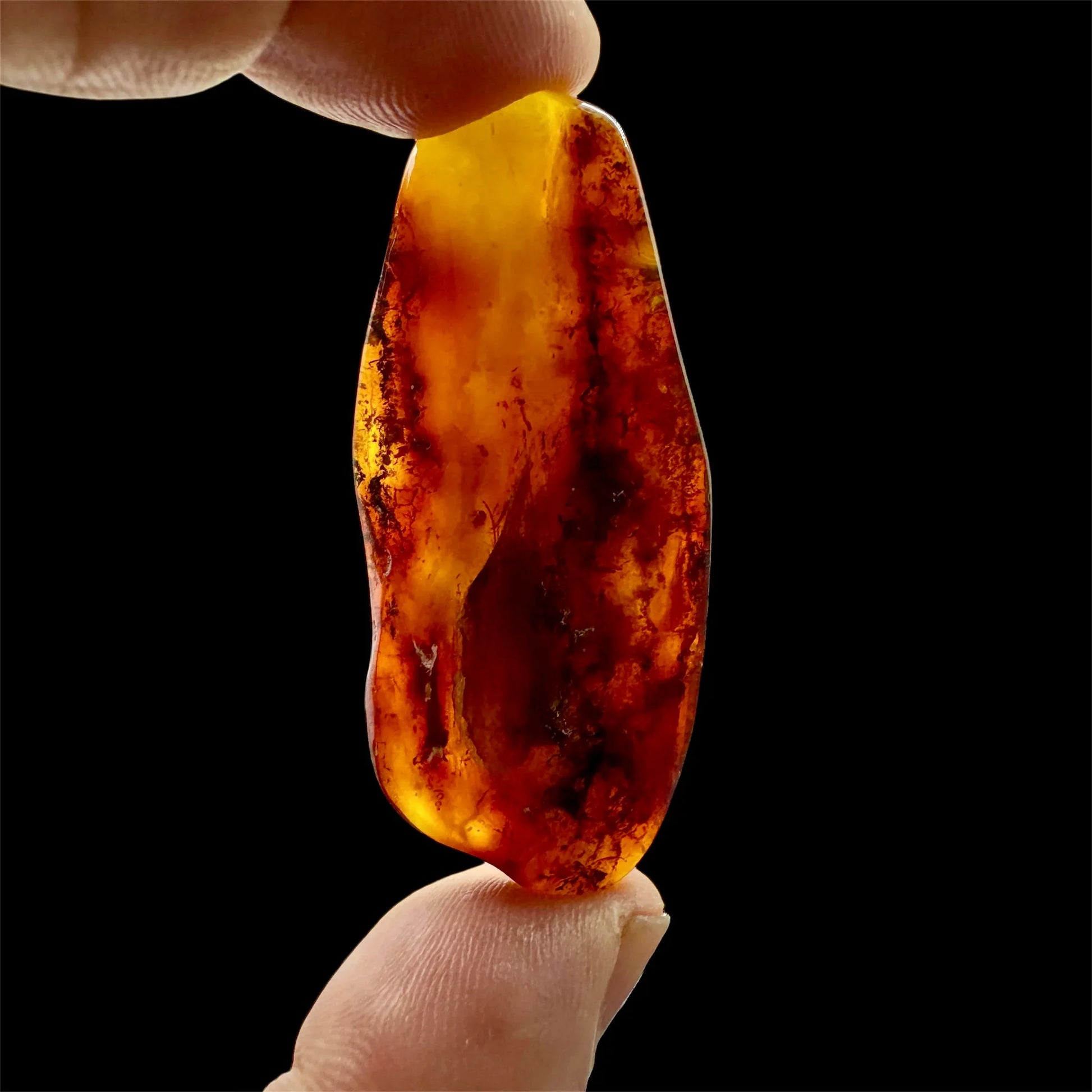 Colgantes de ambar báltico en cordón de piel - MUNAY MINERALES MALLORCA