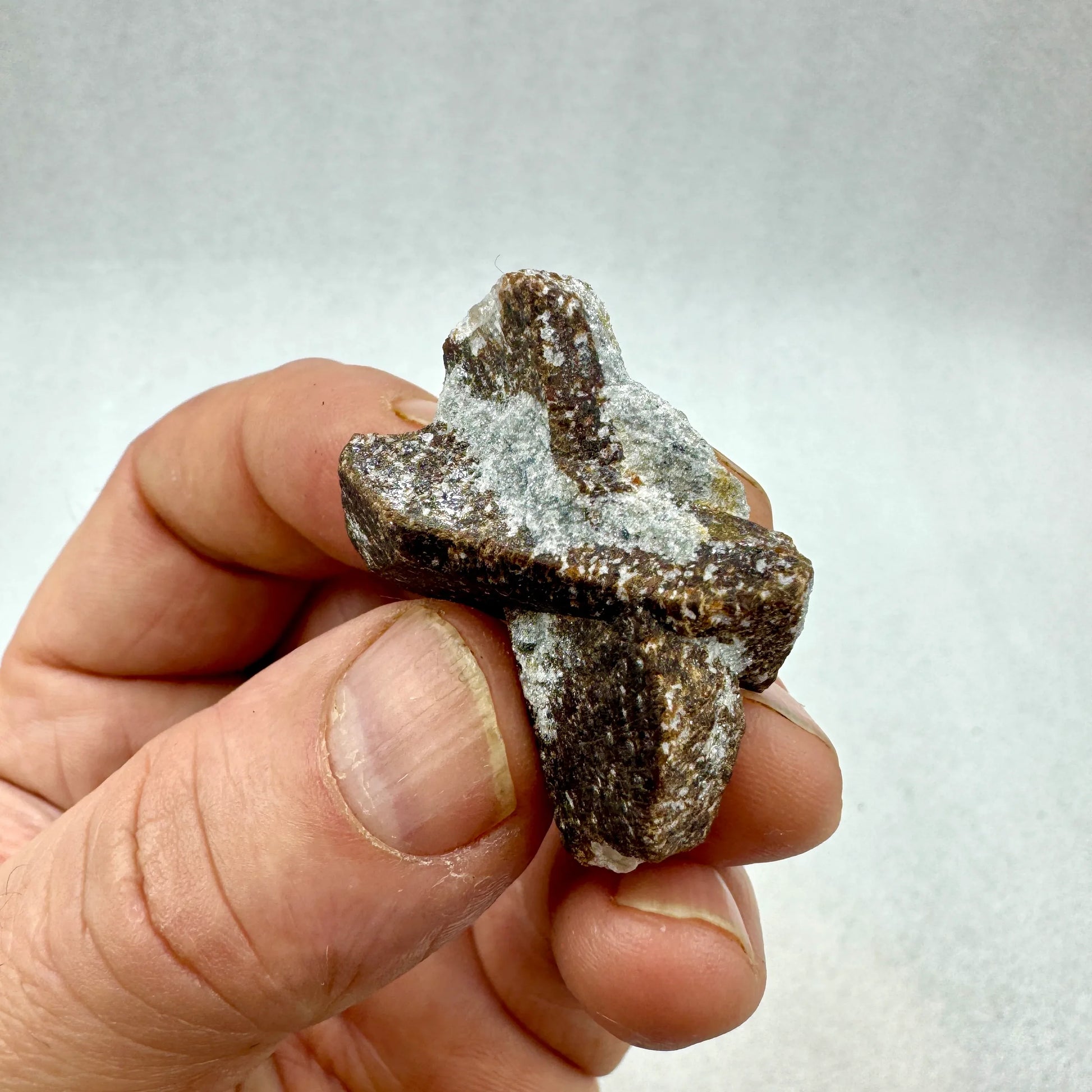 Estaurolita Cruz de Hada - MUNAY MINERALES MALLORCA