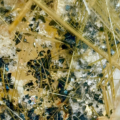 Master manifestation quartz with rutile 6.9 kg.