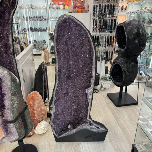 Geoda de amatista 142 kg. (Consultar precio) - MUNAY MINERALES MALLORCA