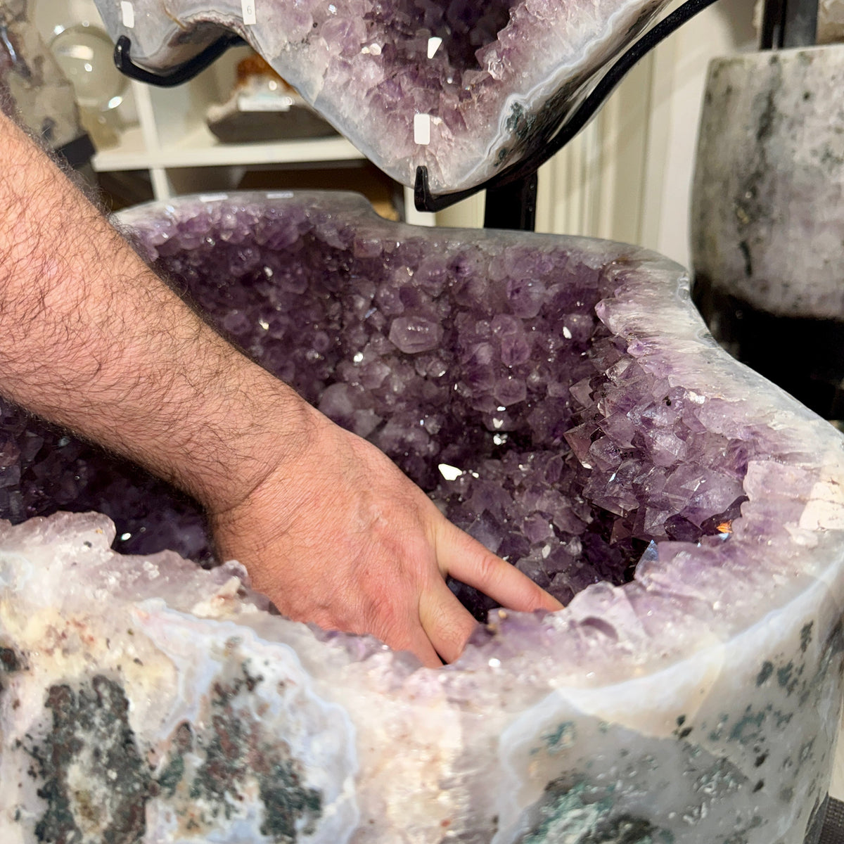 Geoda de amatista completa 76 kg. joyero gigante Munay Minerales Mallorca