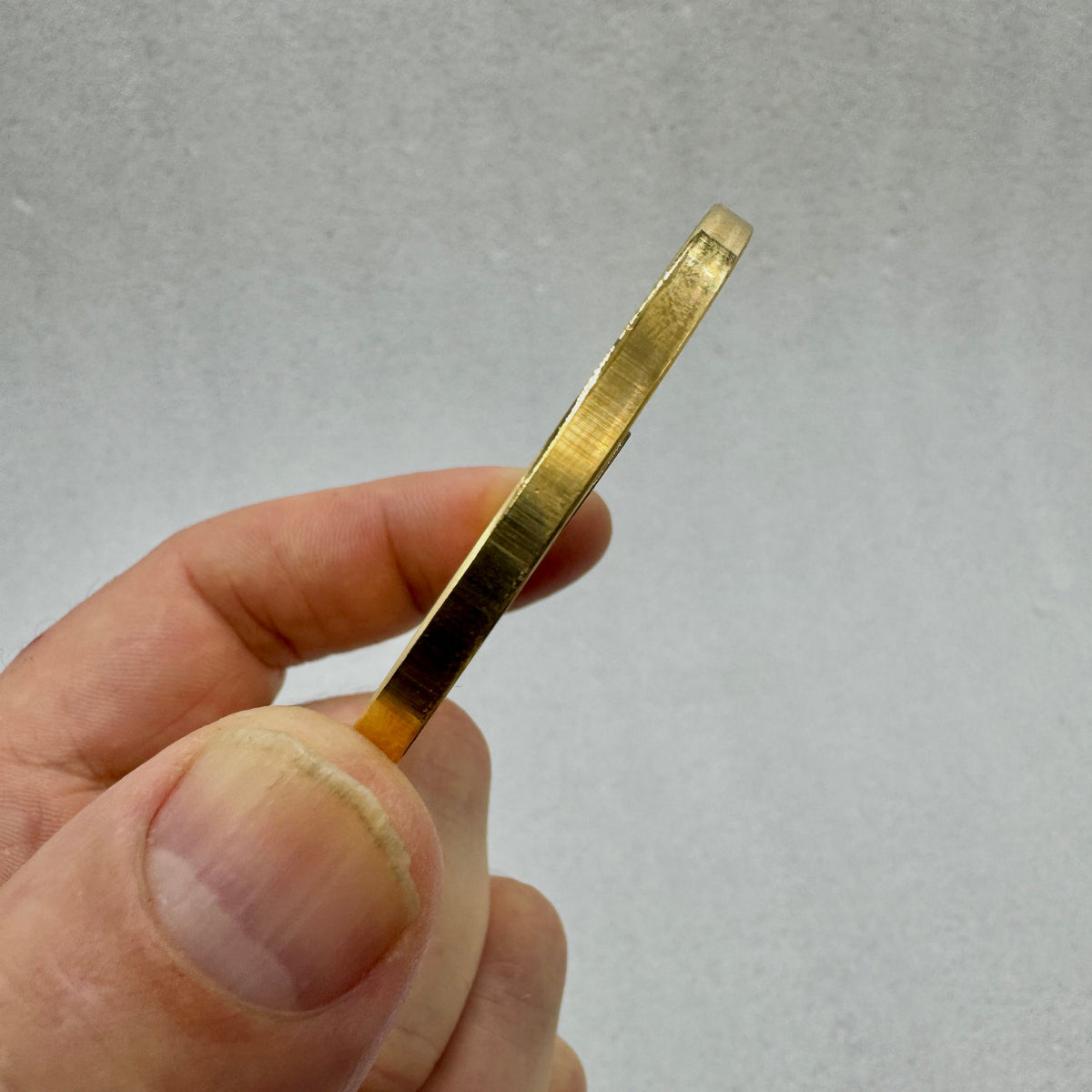 Medalla cobre color oro Munay Minerales Mallorca