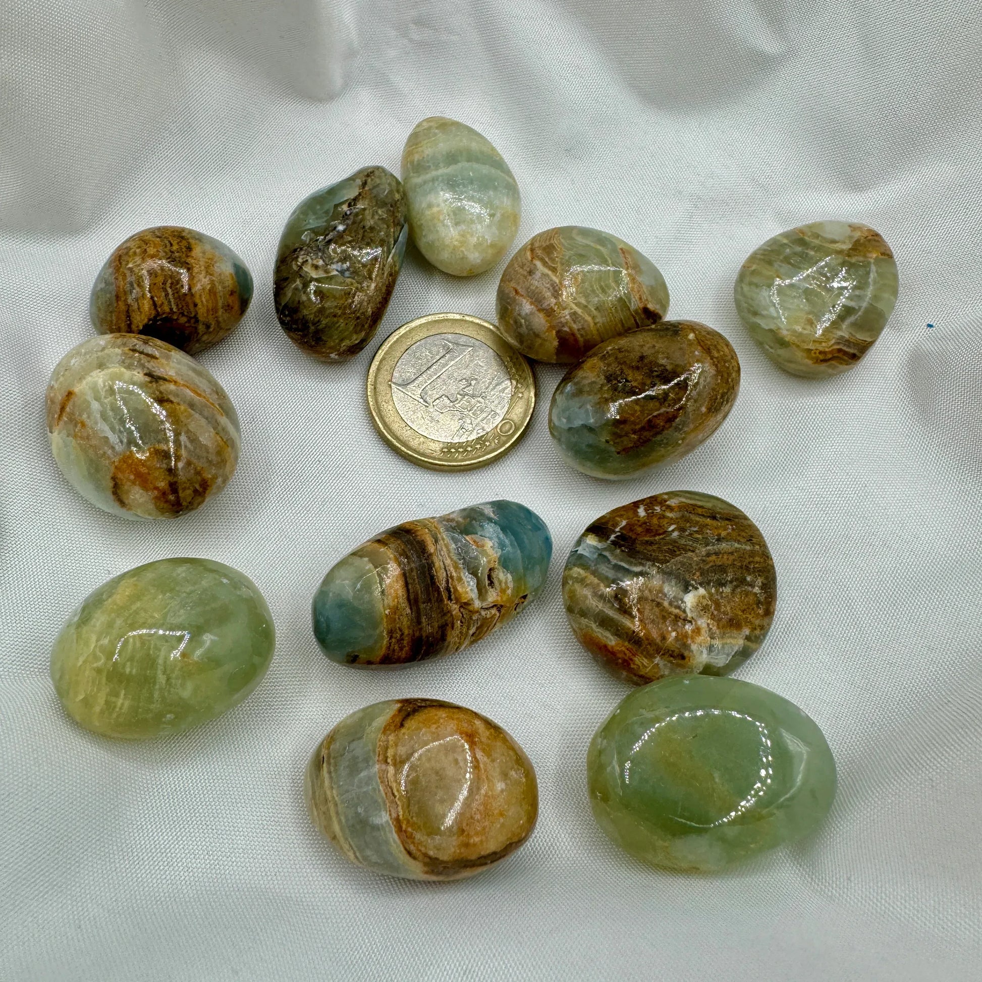 Ónix azul cielo rodado pequeño - Munay Minerales Palma de Mallorca Spain 