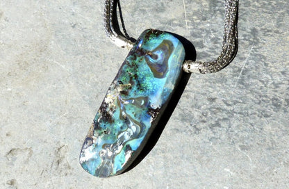 Ópalo boulder colgante en plata de ley