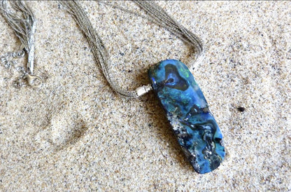 Ópalo boulder colgante en plata de ley